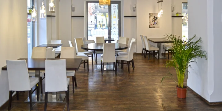 V příjemném prostředí si pochutnáte na jednom z pěti sushi setů. Který si vyberete? 