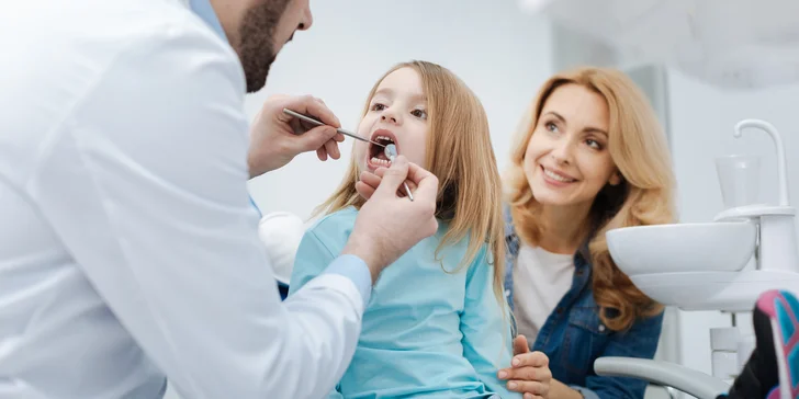 Vstupní vyšetření na dentální hygieně pro děti do 10 let i dospělé nebo domácí bělení