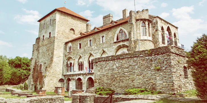 Při příjezdu také dostanete slevovou kartu Dunamente, díky které si můžete užít zvýhodněné vstupné do některých muzeí, hradů, zoo či arboreta nebo slevy do restaurací.