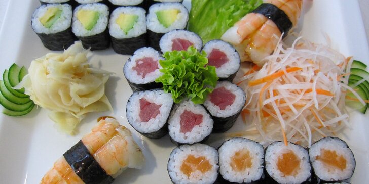Sushi sety s až 80 kousky: rolky s lososem, úhořem, tuňákem i vegetariánské