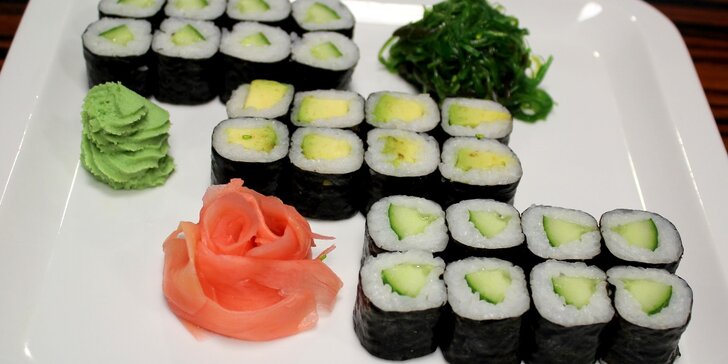 Sushi sety s až 80 kousky: rolky s lososem, úhořem, tuňákem i vegetariánské