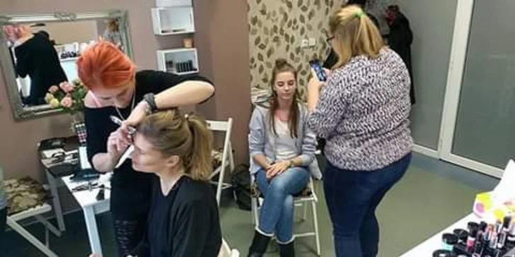 Staňte se profesionální vizážistkou: Kurz líčení pro začátečníky i pokročilé