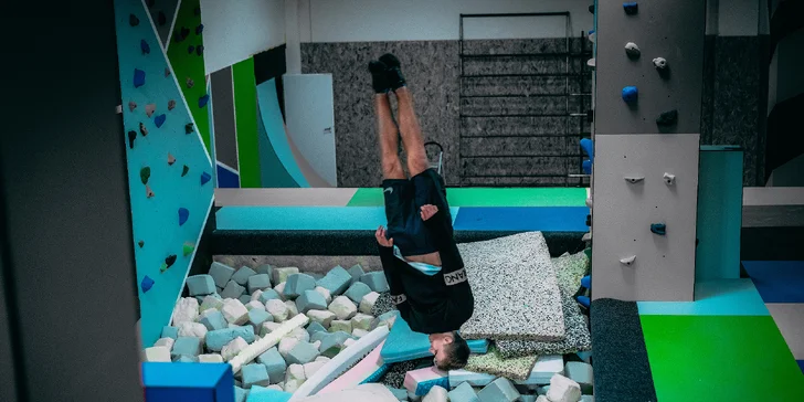 60 minut dovádění na trampolínách a v parkour zóně pro děti i dospělé