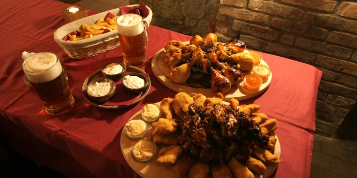 Parádní večeře: masové plato a piva v soukromém sklípku pro 4–8 osob