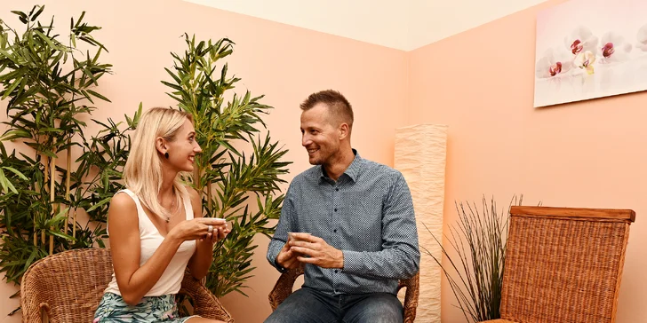 Blahodárná masáž z rukou odbornic: záda a šíje, Lomi-Lomi či tradiční thajská