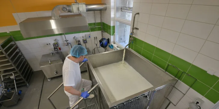 Otevřený voucher na nákup čerstvých sýrových nitek a kavkazského sýra