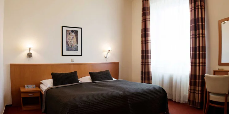 Pro milovníky vína - hotel v centru Uherského Hradiště, tři lahvinky i wellness