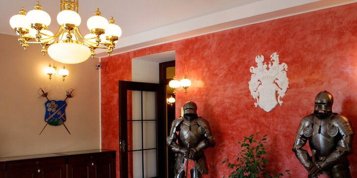 Pobyt na zámku Berchtold včetně termínu na Valentýna: víno, večeře i masáž