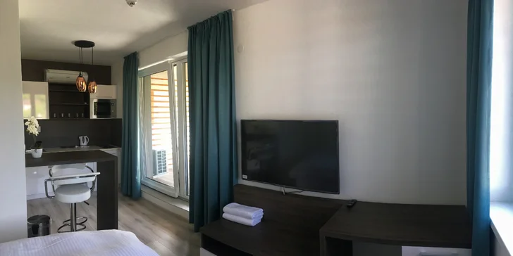 Relax s kouzlem Mrtvého moře: apartmány s terasou v těsné blízkosti Římských lázní i termálů