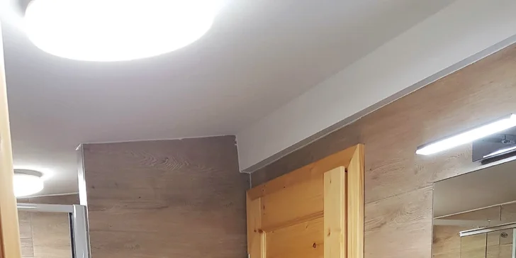 Moderní chata se saunou a vířivkou v Krušných horách pro partu nebo rodinu