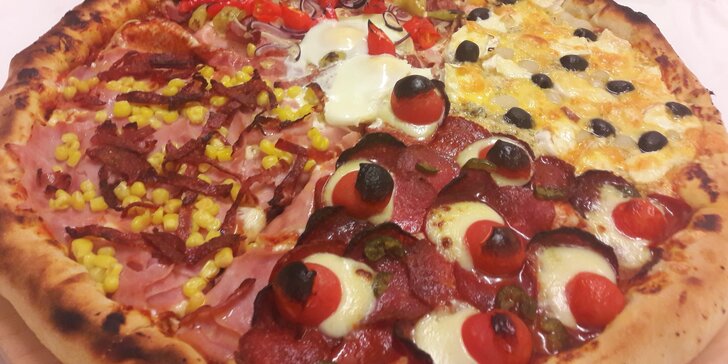 Jumbo pizza s průměrem 50 cm složená ze 4 druhů: salámy, sýry i slanina