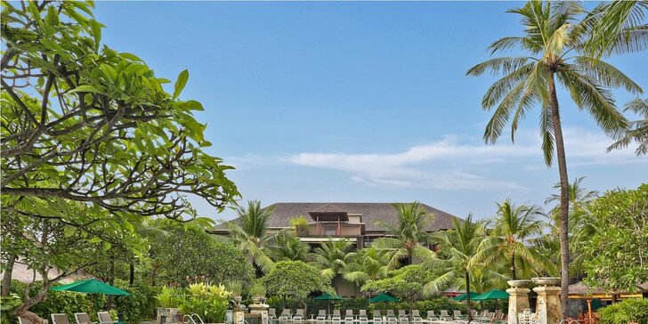 Překrásný 4* hotel na Bali: 6–12 nocí, snídaně, 2 bazény, wellness a fitness
