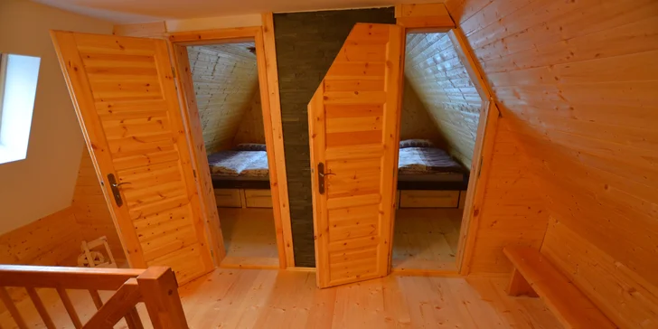 Moderní chata se saunou a vířivkou v Krušných horách pro partu nebo rodinu