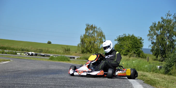 Adrenalin jako v F1: jízda v profesionální motokáře na závodním okruhu