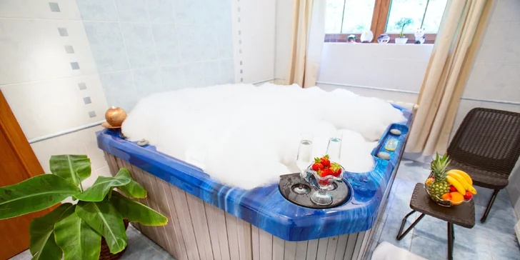 Relaxační pobyt v Trenčianských Teplicích: snídaně, privátní wellness i masáž