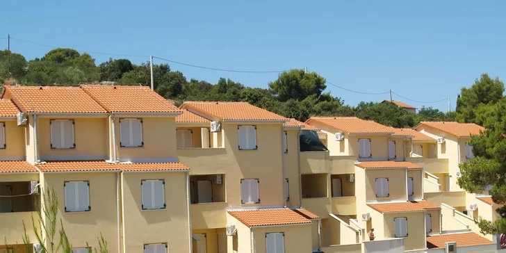 Dovolená na ostrově Šolta: apartmány až pro 5 osob jen 150 m od moře