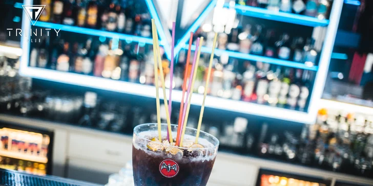 Párty kýbl: Maxi Cuba Libre, XXL Mojito nebo Group Sex On The Beach