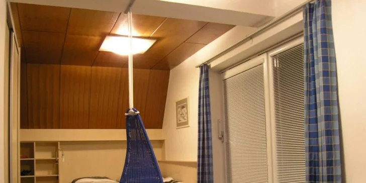 Apartmá Standart nabízí pohodlné houpací křeslo.