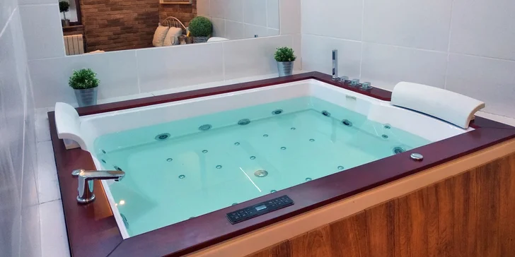 2 hodiny v privátním wellness centru s vířivkou i saunou a třeba i sektem