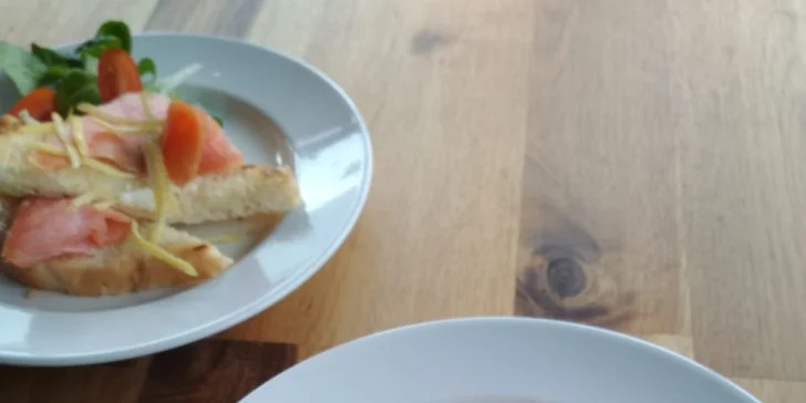 Pořádná dávka hýčkání pro 2: vířivka, sauna nebo i lázeň a 3chodové menu