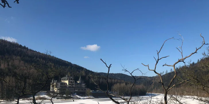 Wellness pobyt s degustační večeří v 5* hotelu 3 km od Karlových Varů