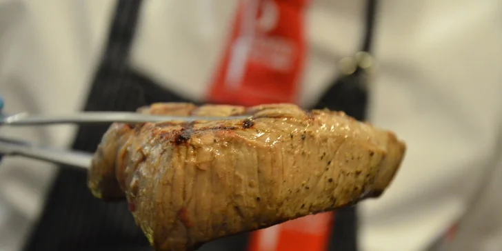 2 různé kuchařské show v Presto Meat marketu: degustace i skvělá podívaná