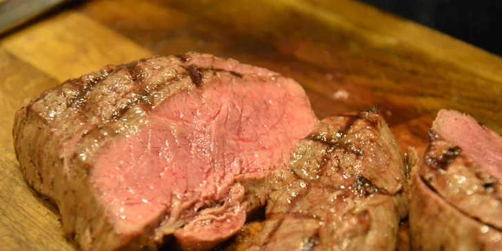 2 různé kuchařské show v Presto Meat marketu: degustace i skvělá podívaná