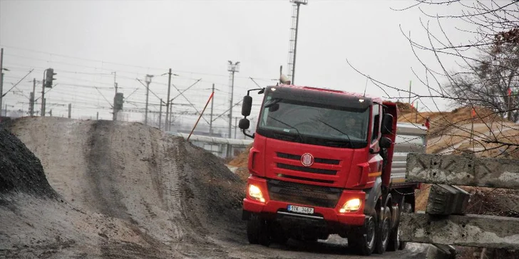 Nejnovější náklaďák Tatra Phoenix Euro 6: 15 min. spolujízdy i 30 min. řízení
