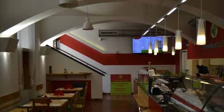 Velký salát dle výběru s nápojem: smoothie, fresh nebo káva pro 1 i 2 os.