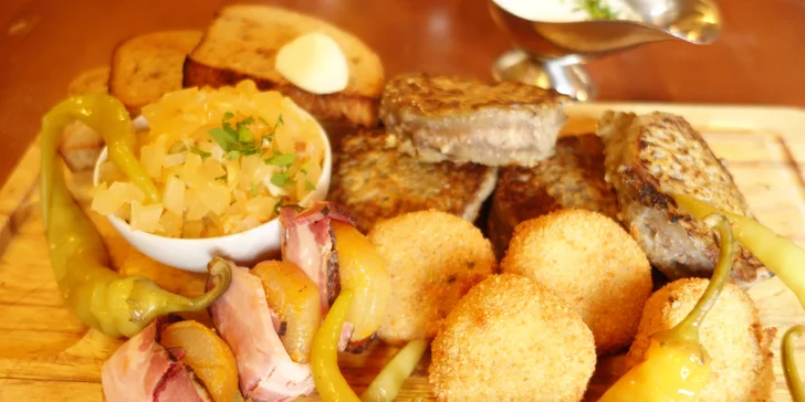 Tvarůžky v bramboráku, ve slanině, smažené i tvarůžkový tatarák
