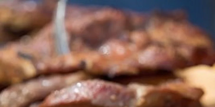 150 Kč za šťavnatý 350g steak z vepřové krkovičky se šťouchaným bramborem