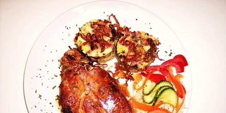 150 Kč za šťavnatý 350g steak z vepřové krkovičky se šťouchaným bramborem