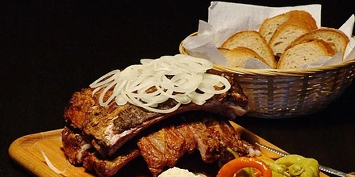 Jen 125 Kč za 1 kg výtečných žeber na dva způsoby, ideální porce pro dva