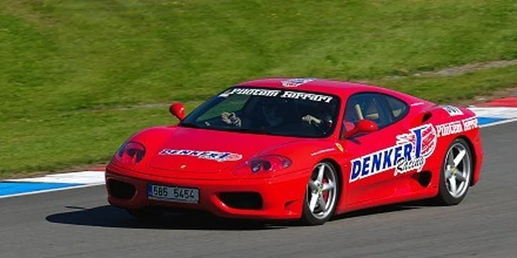 Splňte si sen! Staňte se copilotem ve Ferrari! Adrenalin za 1500 Kč!