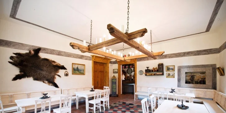 Své chutě uspokojíte ve stylově zařízené restauraci. 