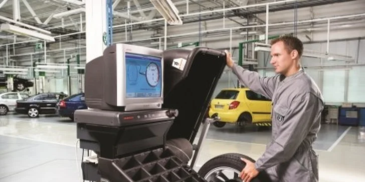 420 Kč za přezutí 4 ks pneumatik včetně vyvážení kol v hodnotě 850 Kč