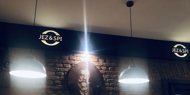 Hanger steak s pepřovou omáčkou a opečeným plněným bramborem pro dva