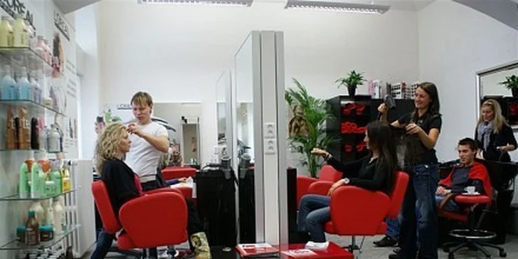 50% sleva na profesionální melír nebo barvu/přeliv, střih a foukanou