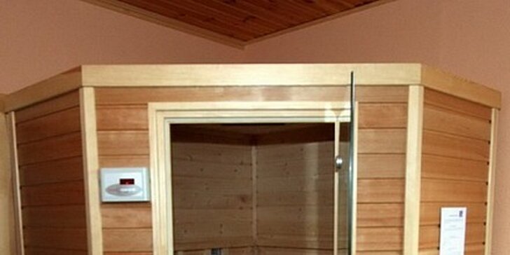 120 Kč za pobyt v sauně pro 2 osoby + nealkoholický nápoj v hodnotě 250 Kč.