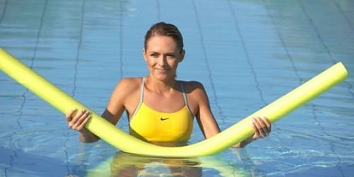 50% sleva na permanentku na cvičení aqua aerobicu, 10 hodin za 675 Kč