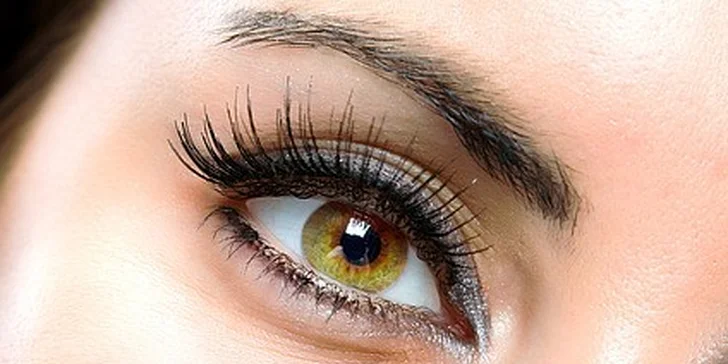 990 Kč za prodloužení řas metodou B-lashes řasa na řasu v hodnotě 1550 Kč