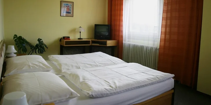 Romantický pobyt pod hradem Zvíkov: privátní vířivka i 3chodová večeře