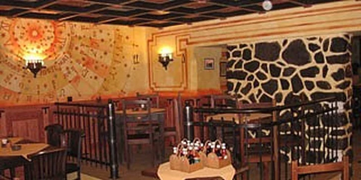 69 Kč za domácí svíčkovou s karlovarským knedlíkem zdobenou brusinkami