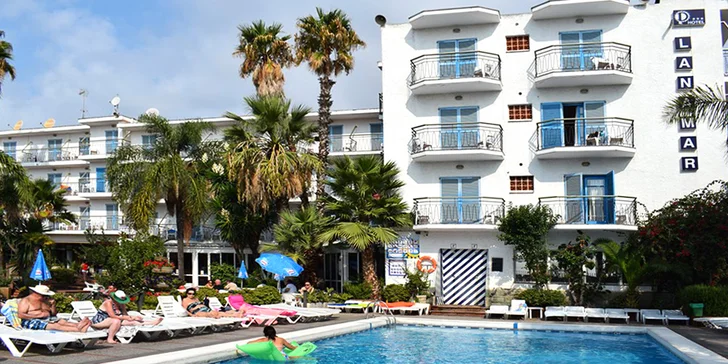 Španělsko Costa del Maresme pro 2 i rodinu: 7 nocí s polopenzí v hotelu 50 m od moře