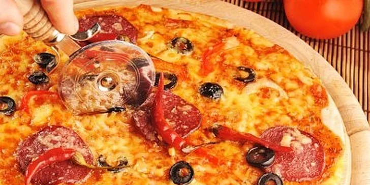 95 Kč za 2 křupavé pizzy v restauraci Pizzeria-Bowling Litovel s 50% slevou