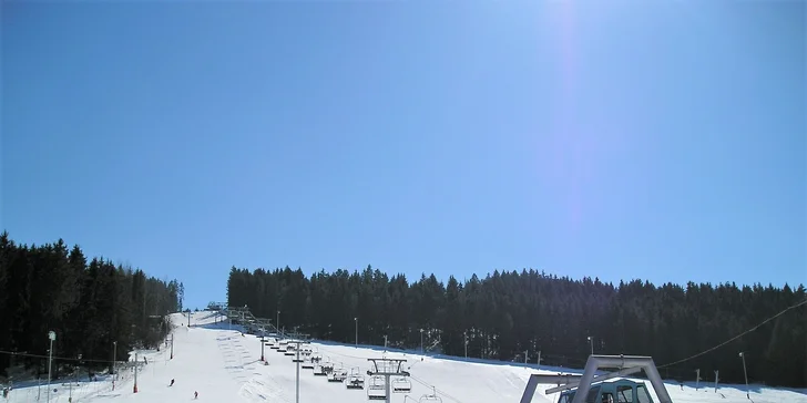 Skipas na 4 hodiny, denní i večerní lyžování ve středisku Jasenská dolina