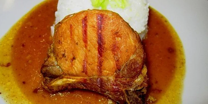 249 Kč za obří menu pro dva a k tomu 2hodiny Bowlingu zdarma. Sleva 75 %