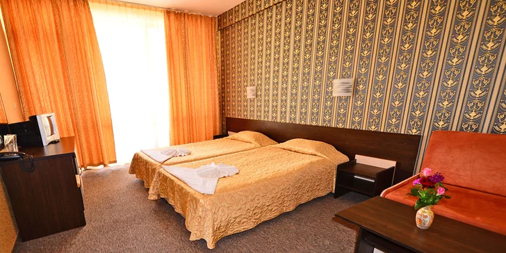 Letecky na Slunečné pobřeží: 7 nocí s all inclusive, cca 260 m od pláže