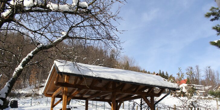 Zimní nebo jarní pobyt na 3 i 6 nocí v Beskydech v nové chalupě se saunou