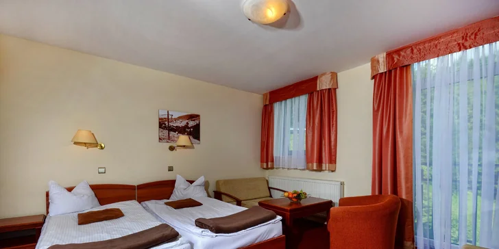 Ubytujete sa v komfortných izbách a apartmánoch, ktoré sú ideálne ako pre páry, tak aj pre rodiny s deťmi.